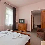 布拉尼克酒店